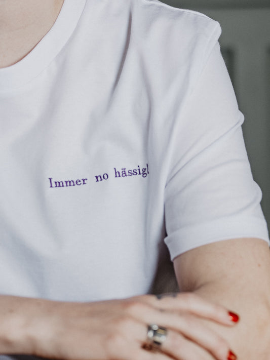 Model mit T-Shirt Immer no hässig Close Up