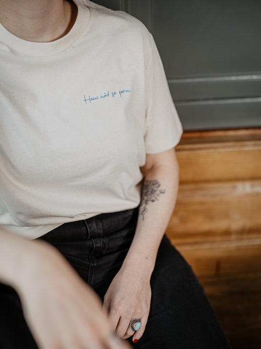 Model mit T-Shirt Hani nöd so gern Close Up