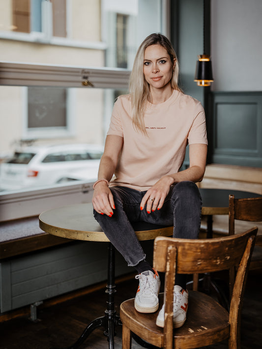Model mit T-Shirt Geil wied's machsch
